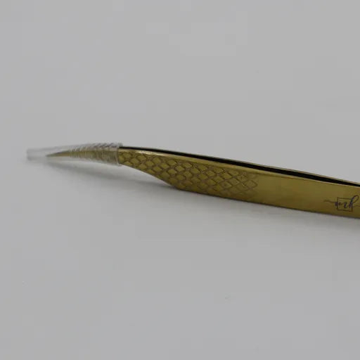 MK Luxe Gold Isolation Tweezer