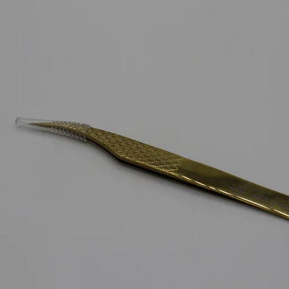 MK Luxe Gold Isolation Tweezer
